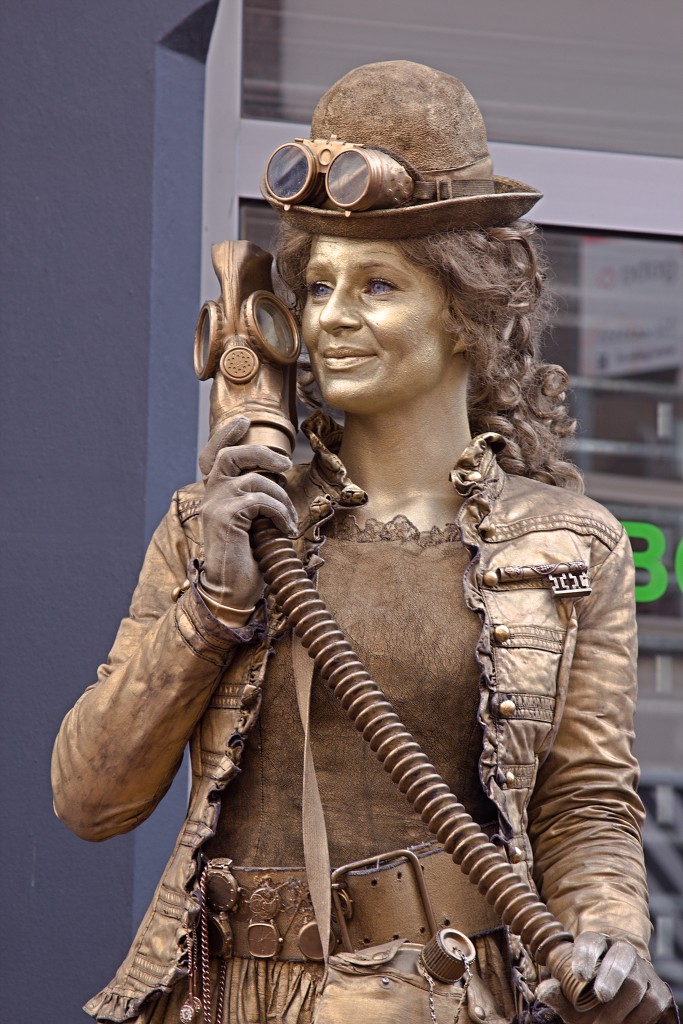 living statue levend standbeeld evenement event festival festiviteit kunst art straatkunst streetart artiest beeld beeldhouwwerk sculpture sculptuur